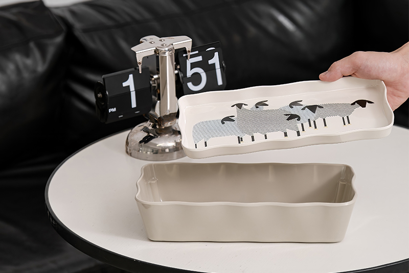 STORAGE BOX